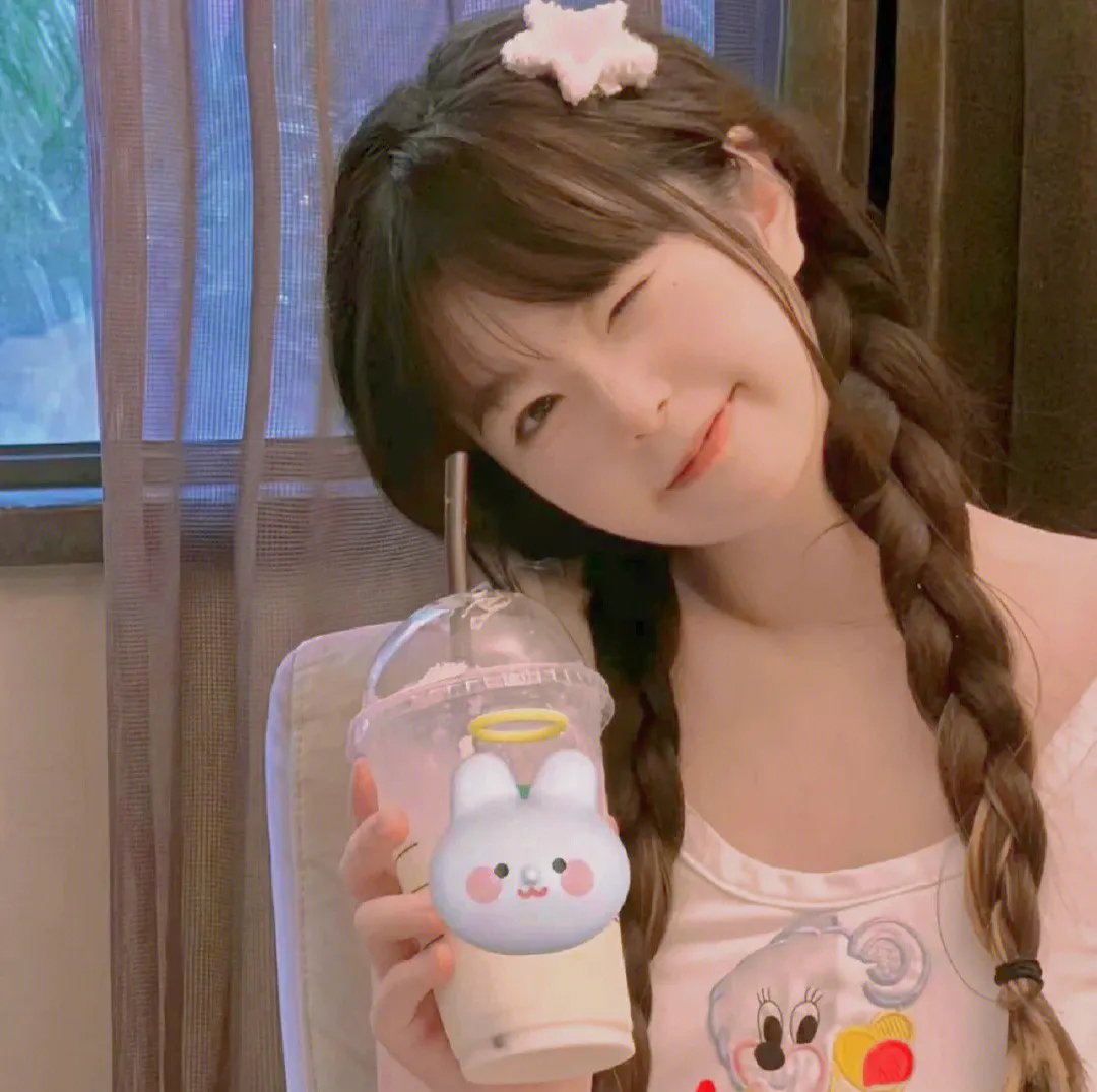 蒙面纱的男子